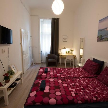 No. 11 Apartment With 2 Bathrooms Next To Railway Station Будапеща Екстериор снимка