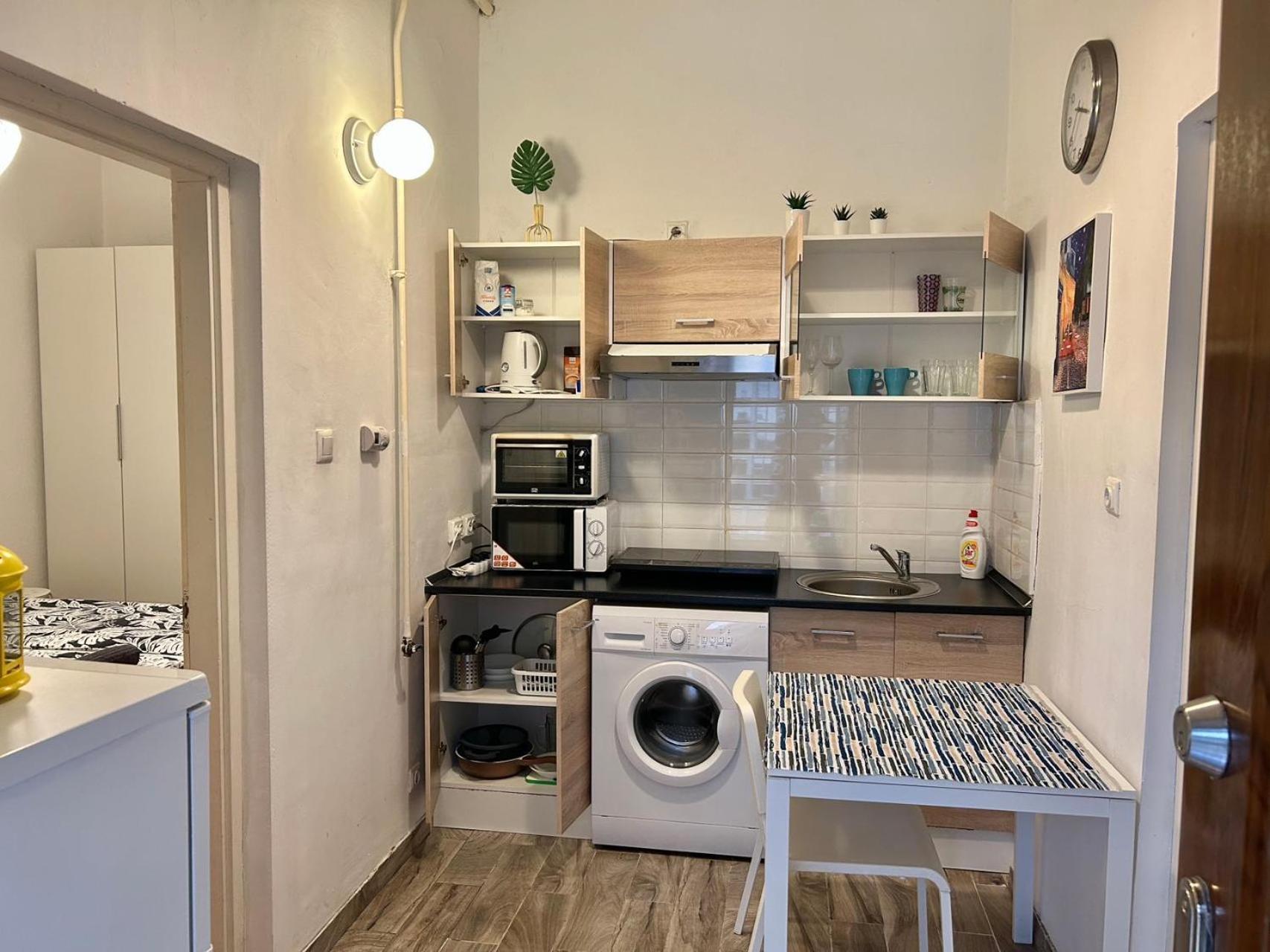 No. 11 Apartment With 2 Bathrooms Next To Railway Station Будапеща Екстериор снимка