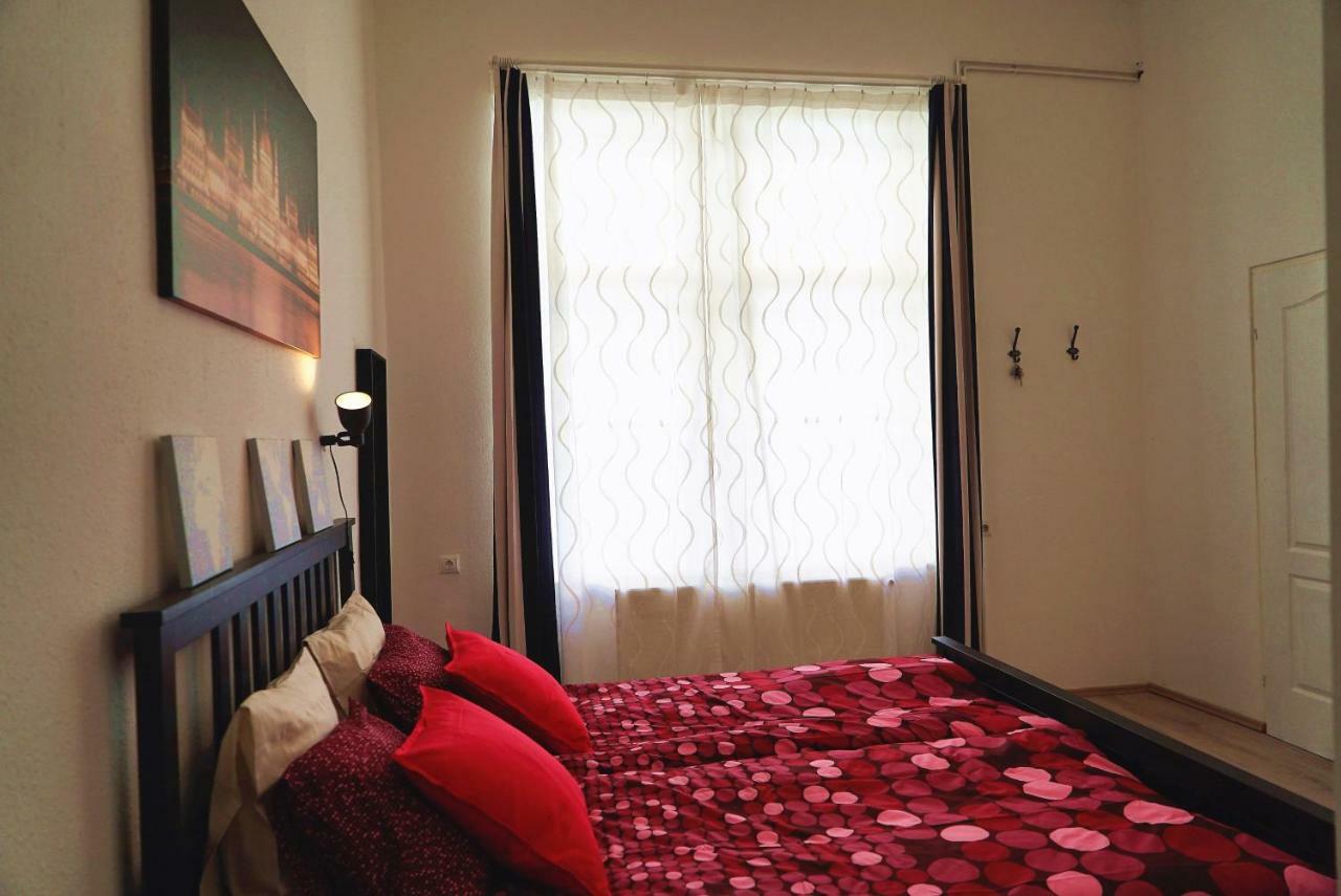 No. 11 Apartment With 2 Bathrooms Next To Railway Station Будапеща Екстериор снимка