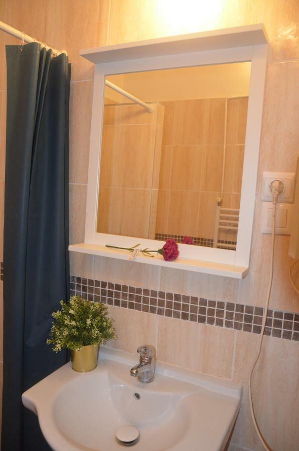 No. 11 Apartment With 2 Bathrooms Next To Railway Station Будапеща Екстериор снимка