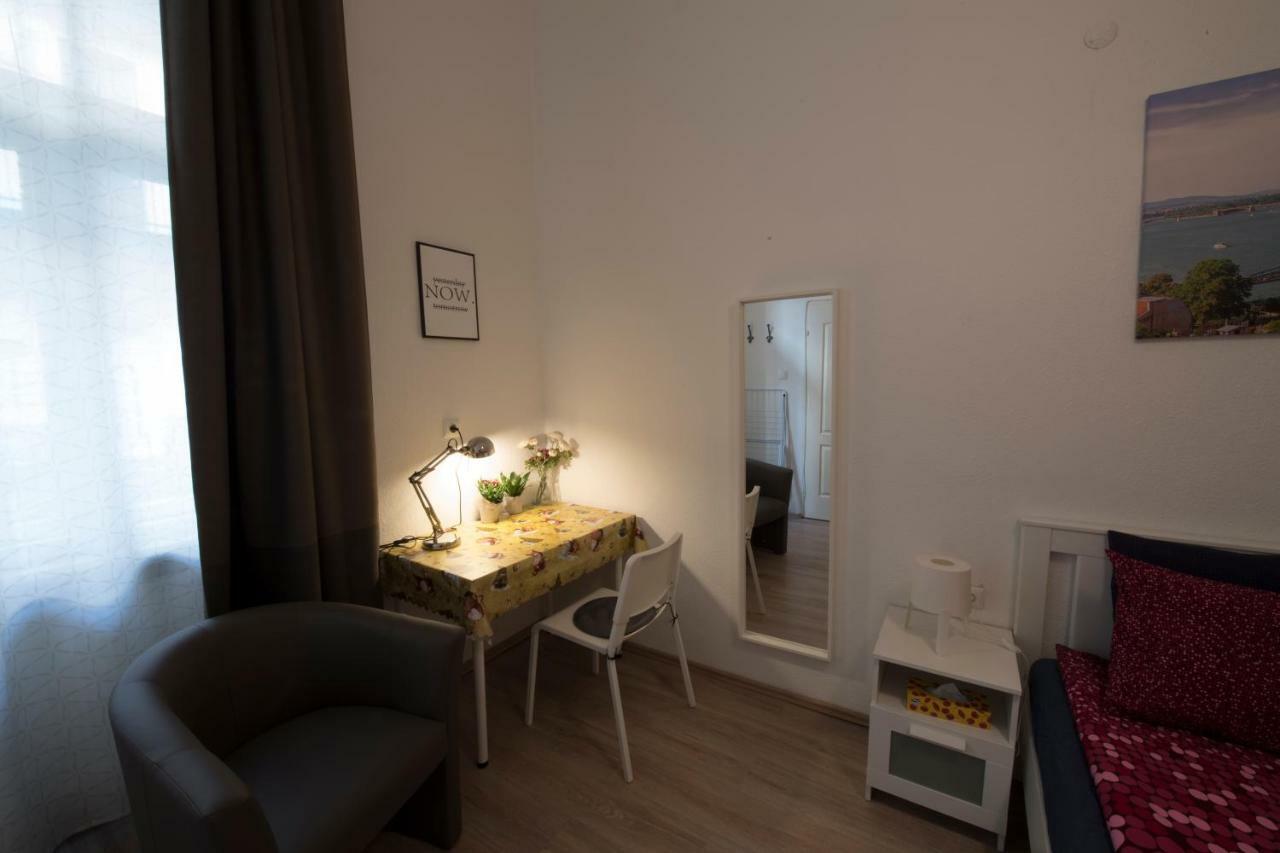 No. 11 Apartment With 2 Bathrooms Next To Railway Station Будапеща Екстериор снимка