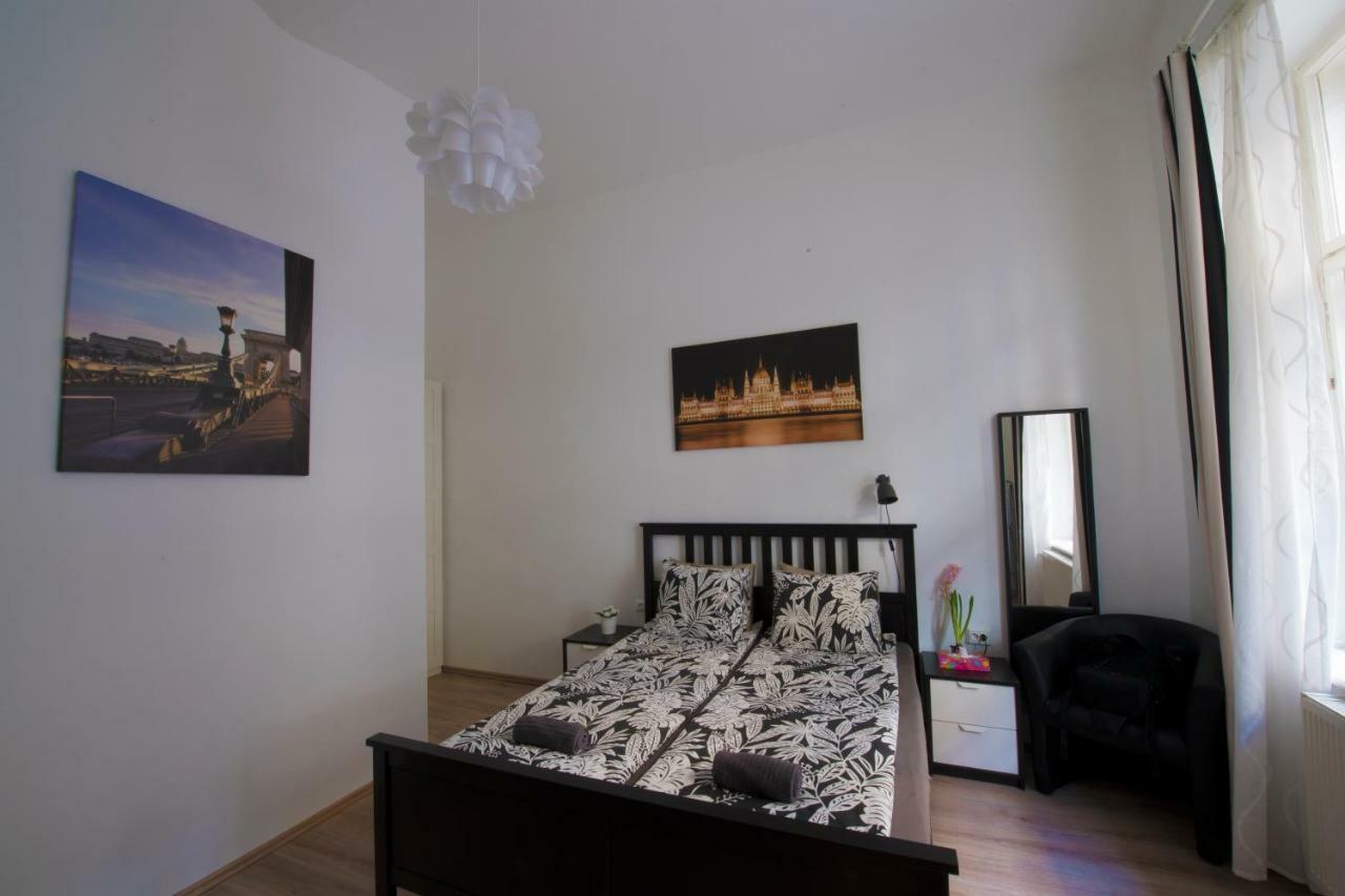 No. 11 Apartment With 2 Bathrooms Next To Railway Station Будапеща Екстериор снимка